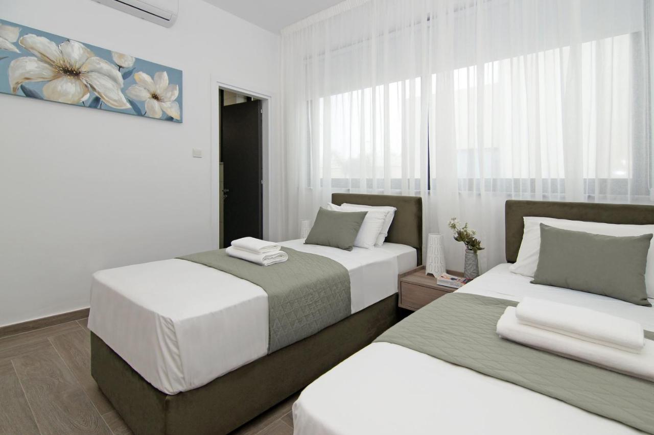 Villa Queen Eleanor Protaras Exterior photo